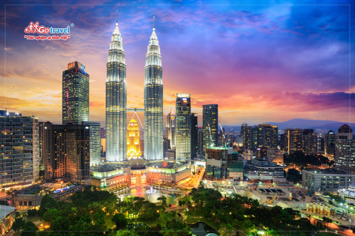 Tháp đôi Petronas - kỳ quan cao chọc trời ở Malaysia